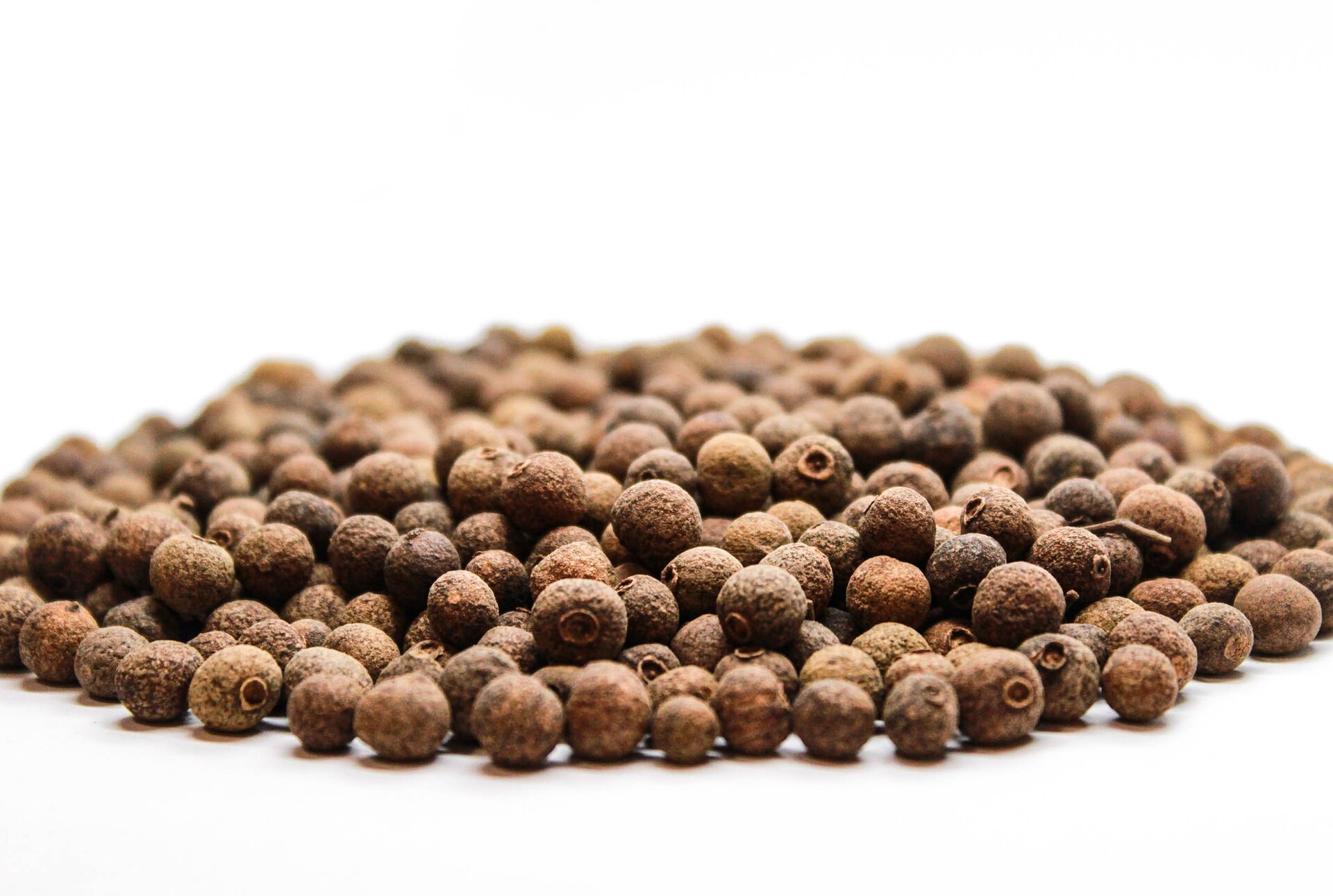 Бахар (Pimenta dioica)